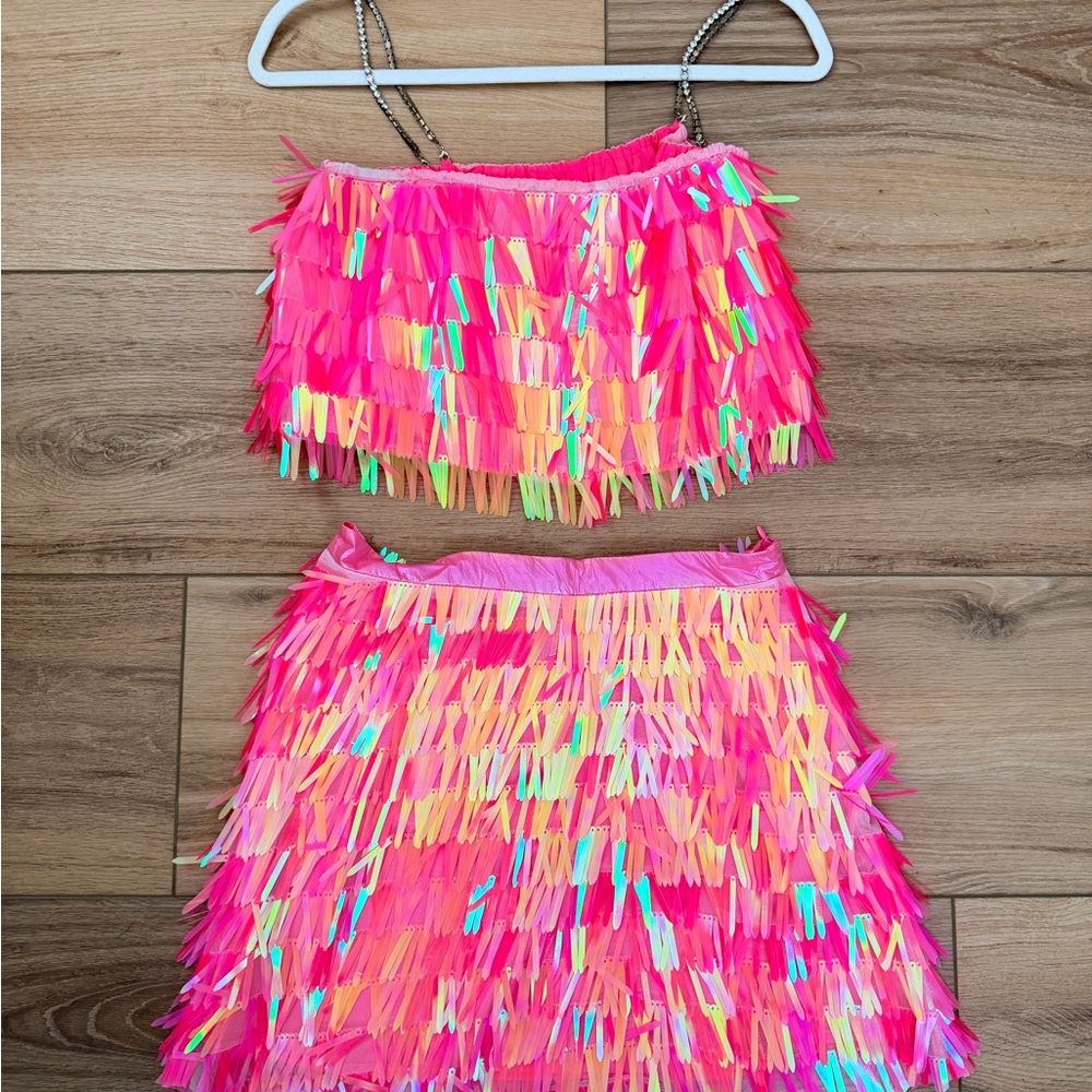 QUEEN OF SPARKLES Vibrant Fringe Two-Piece Set